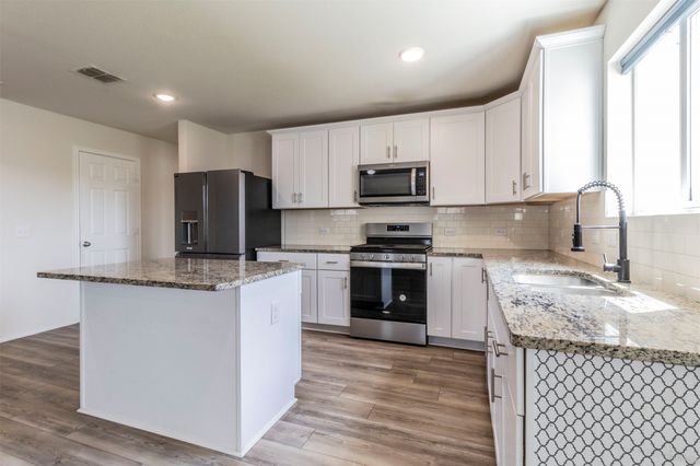 925 DRESSAGE Drive, Haslet, TX 76052
