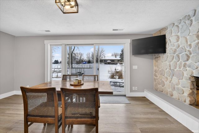 6010 S 020 West, Wolcottville, IN 46795