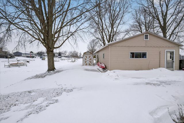 6010 S 020 West, Wolcottville, IN 46795