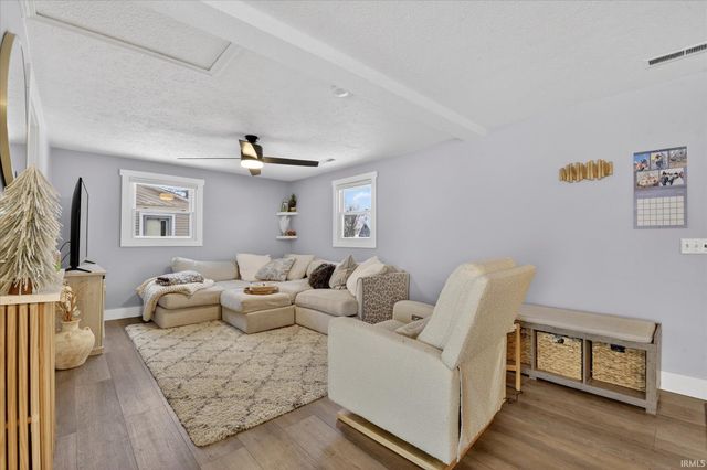 6010 S 020 West, Wolcottville, IN 46795