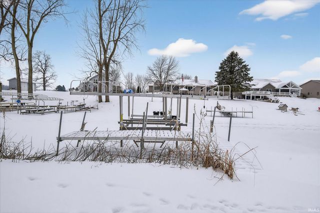 6010 S 020 West, Wolcottville, IN 46795