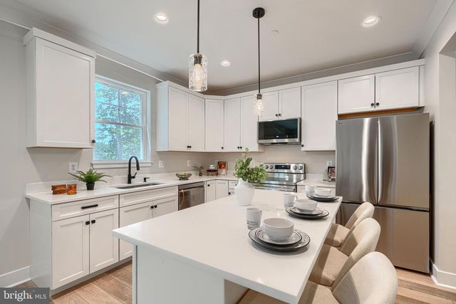 21 JACKSON AVE, Glen Burnie, MD 21061