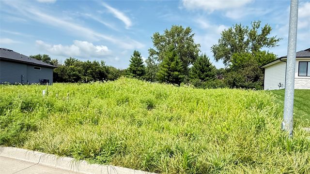 405 NW Woodmoor Drive, Waukee, IA 50263