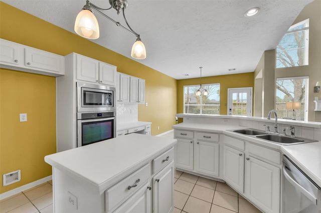 3612 W Pine Orchard Drive, Pearland, TX 77581