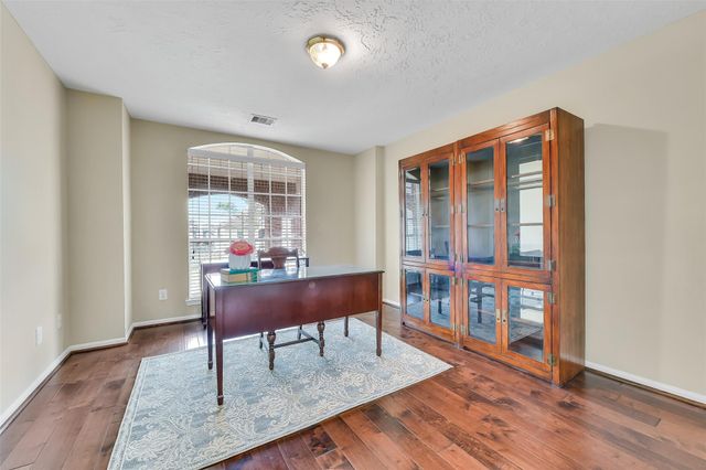 3612 W Pine Orchard Drive, Pearland, TX 77581