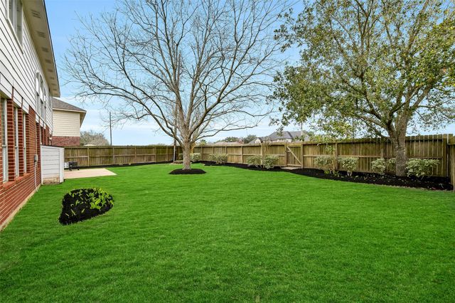 3612 W Pine Orchard Drive, Pearland, TX 77581