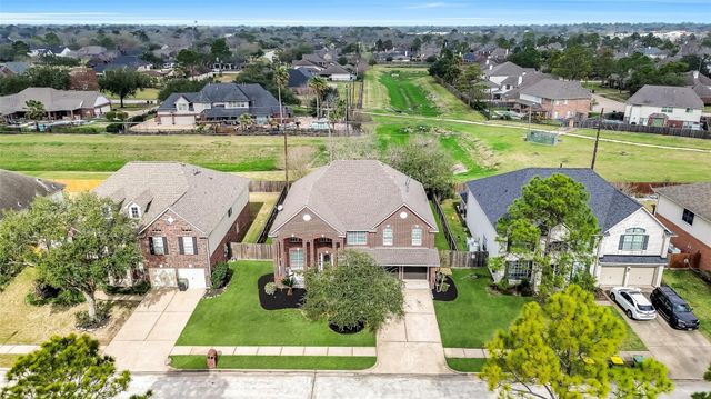 3612 W Pine Orchard Drive, Pearland, TX 77581