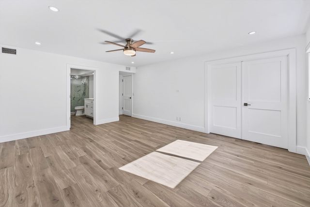 1206 S Lake Drive 203, Lantana, FL 33462