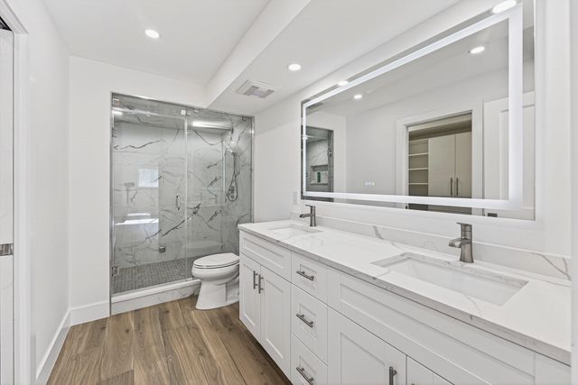 1206 S Lake Drive 203, Lantana, FL 33462