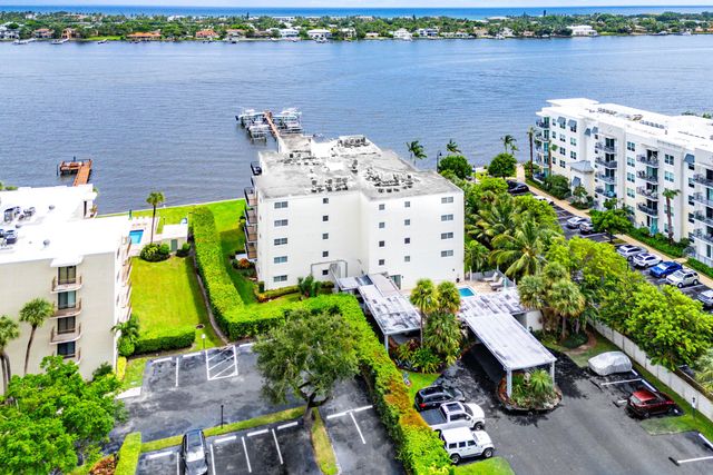 1206 S Lake Drive 203, Lantana, FL 33462