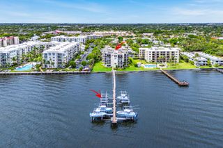 1206 S Lake Drive 203, Lantana, FL 33462