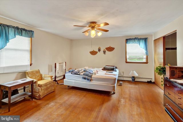 2484 FRIESIAN RD, York, PA 17406