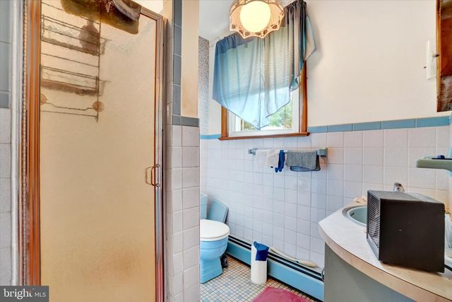 2484 FRIESIAN RD, York, PA 17406