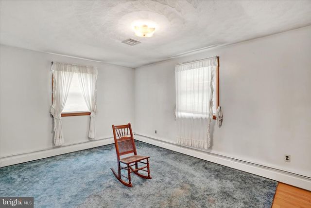 2484 FRIESIAN RD, York, PA 17406