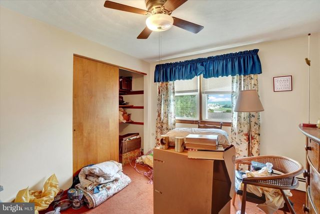 2484 FRIESIAN RD, York, PA 17406