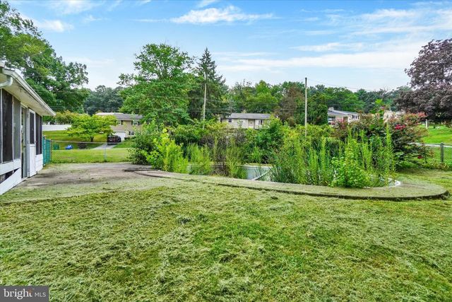 2484 FRIESIAN RD, York, PA 17406
