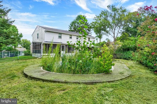 2484 FRIESIAN RD, York, PA 17406