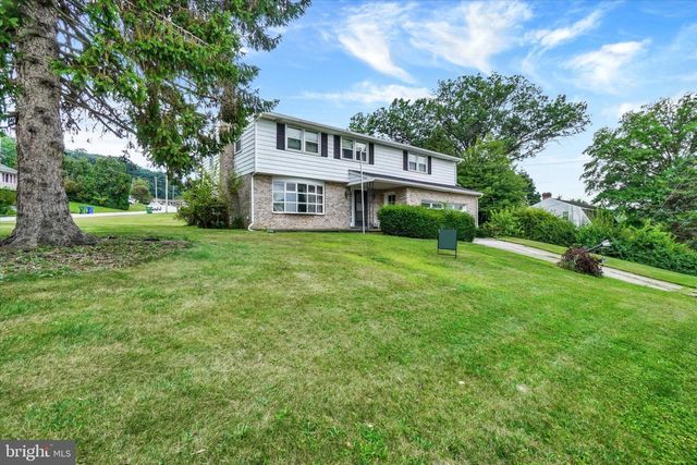 2484 FRIESIAN RD, York, PA 17406