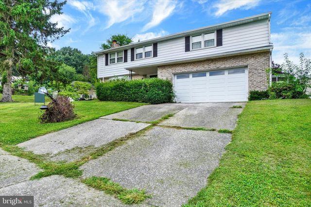 2484 FRIESIAN RD, York, PA 17406