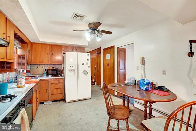 2484 FRIESIAN RD, York, PA 17406