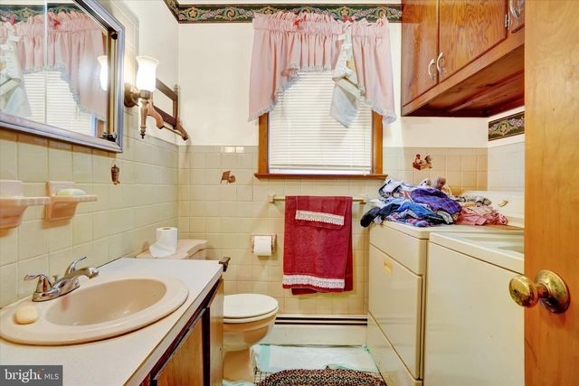 2484 FRIESIAN RD, York, PA 17406