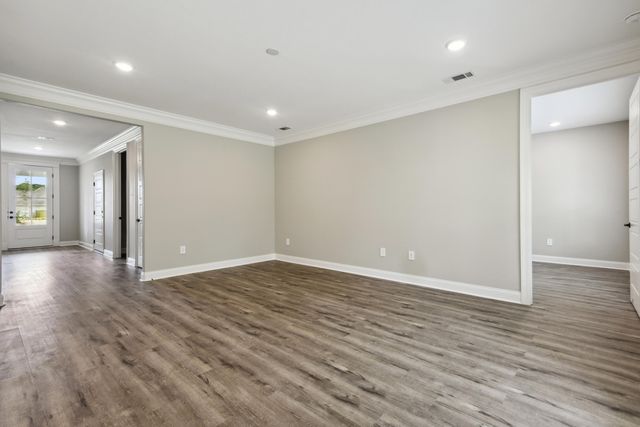 19 S Founders Way, Hattiesburg, MS 39401