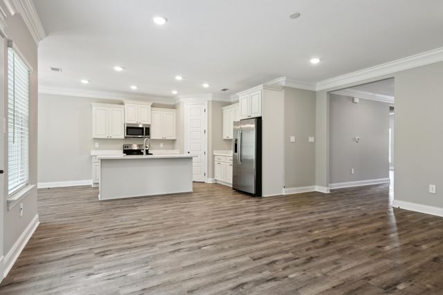 19 S Founders Way, Hattiesburg, MS 39401