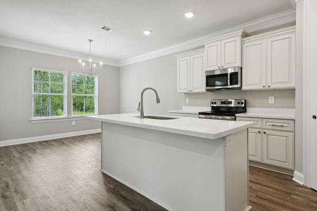 19 S Founders Way, Hattiesburg, MS 39401