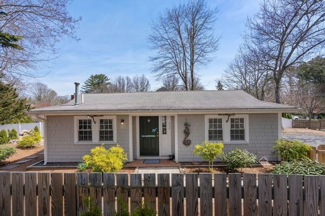468 Mill St, Marion, MA 02738