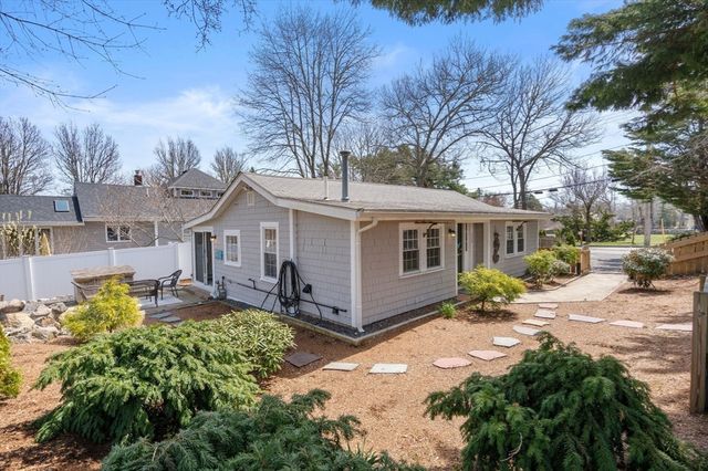 468 Mill St, Marion, MA 02738