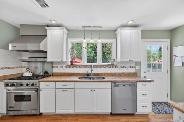 42 Parkway, Goshen, NY 10924