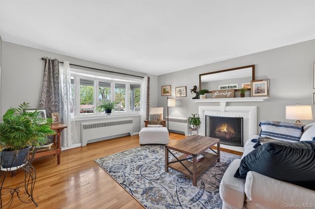 42 Parkway, Goshen, NY 10924