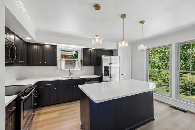 1533 Mooreland Blvd, Brentwood, TN 37027