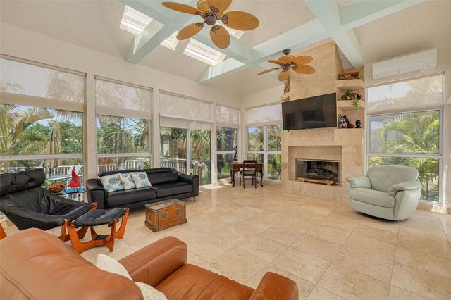 2613 59TH STREET S, Gulfport, FL 33707