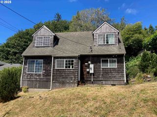1676 Se 2nd St, Astoria, OR 97103