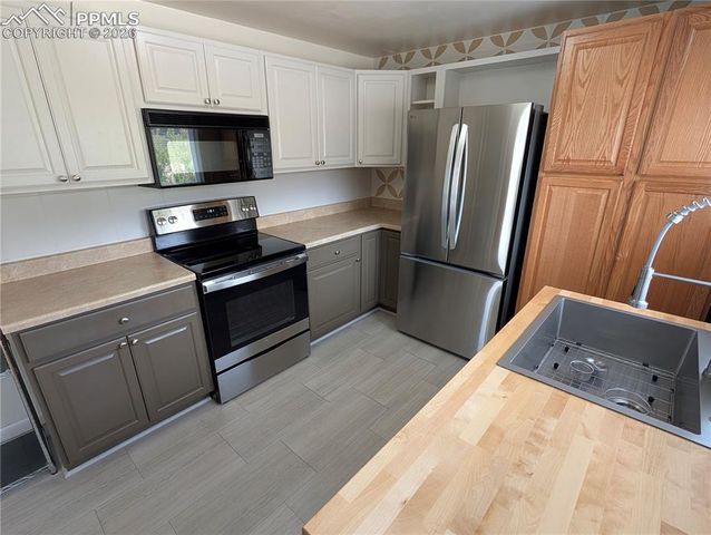 2119 Lark Drive, Colorado Springs, CO 80909