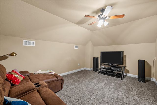 241 W Chapman Road, Hewitt, TX 76643