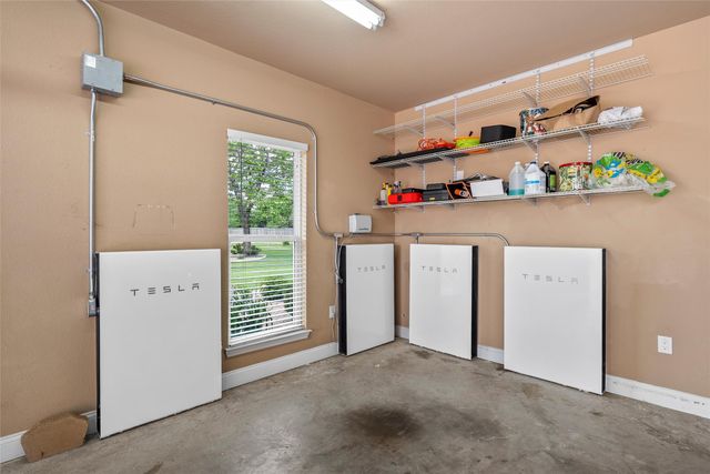 241 W Chapman Road, Hewitt, TX 76643