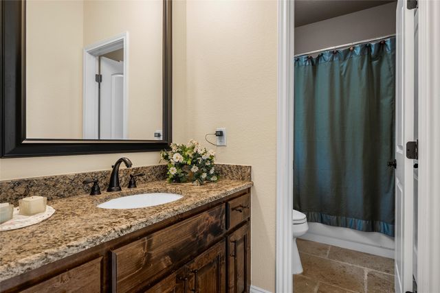 241 W Chapman Road, Hewitt, TX 76643