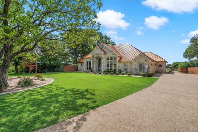 241 W Chapman Road, Hewitt, TX 76643