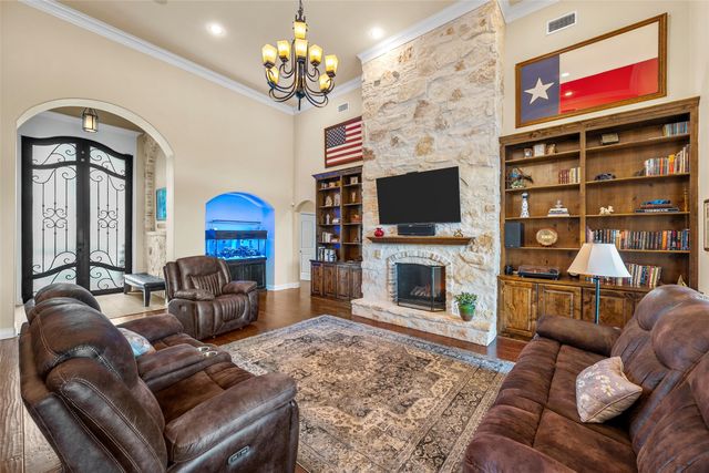 241 W Chapman Road, Hewitt, TX 76643