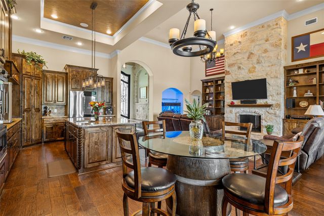 241 W Chapman Road, Hewitt, TX 76643
