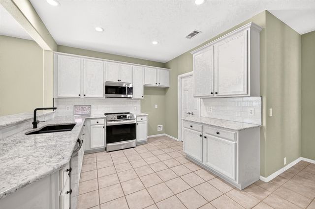 3805 Pineoak Lane, Denton, TX 76210