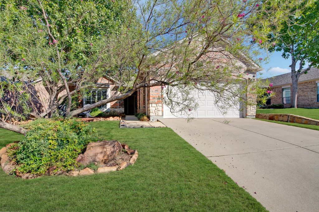 3805 Pineoak Lane, Denton, TX 76210