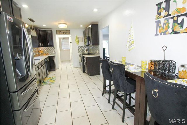 6660 Lakeside Hills Drive, Florissant, MO 63033