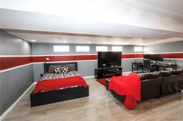 6660 Lakeside Hills Drive, Florissant, MO 63033