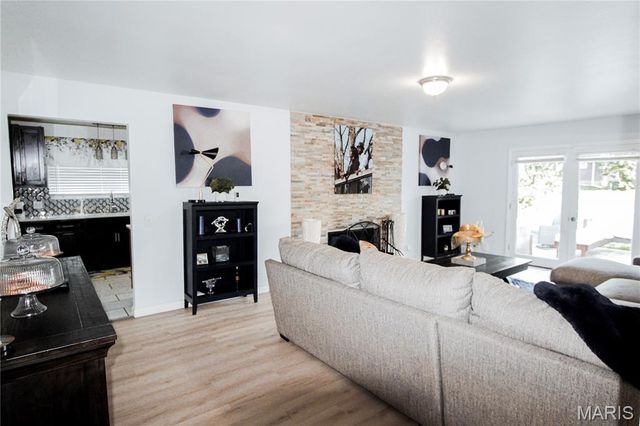 6660 Lakeside Hills Drive, Florissant, MO 63033