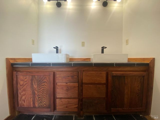 41301 Seascape Dr, Westport, CA 95488