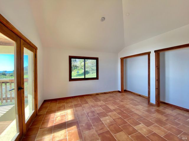 41301 Seascape Dr, Westport, CA 95488