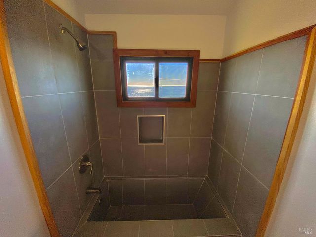 41301 Seascape Dr, Westport, CA 95488